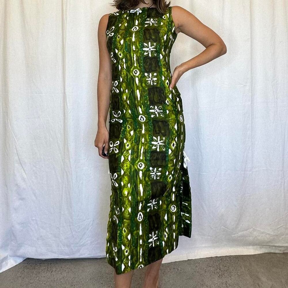 Hale Aloha Honolulu Women's Small Dress Green Batik Floral Collector Muu'mu